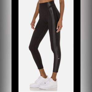 NWOT NIKE Women’s BTQ layered Tights. Black/metallic silver. Size S
